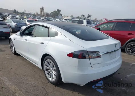 2018 Tesla Model S 100D/75D/P100D from USA, damaged, VIN 5YJSA1E23JF239843